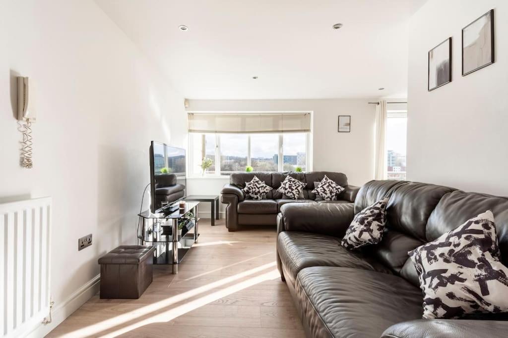 B&B Newcastle upon Tyne - Stunning Flat by Quayside with Balcony!! - Bed and Breakfast Newcastle upon Tyne