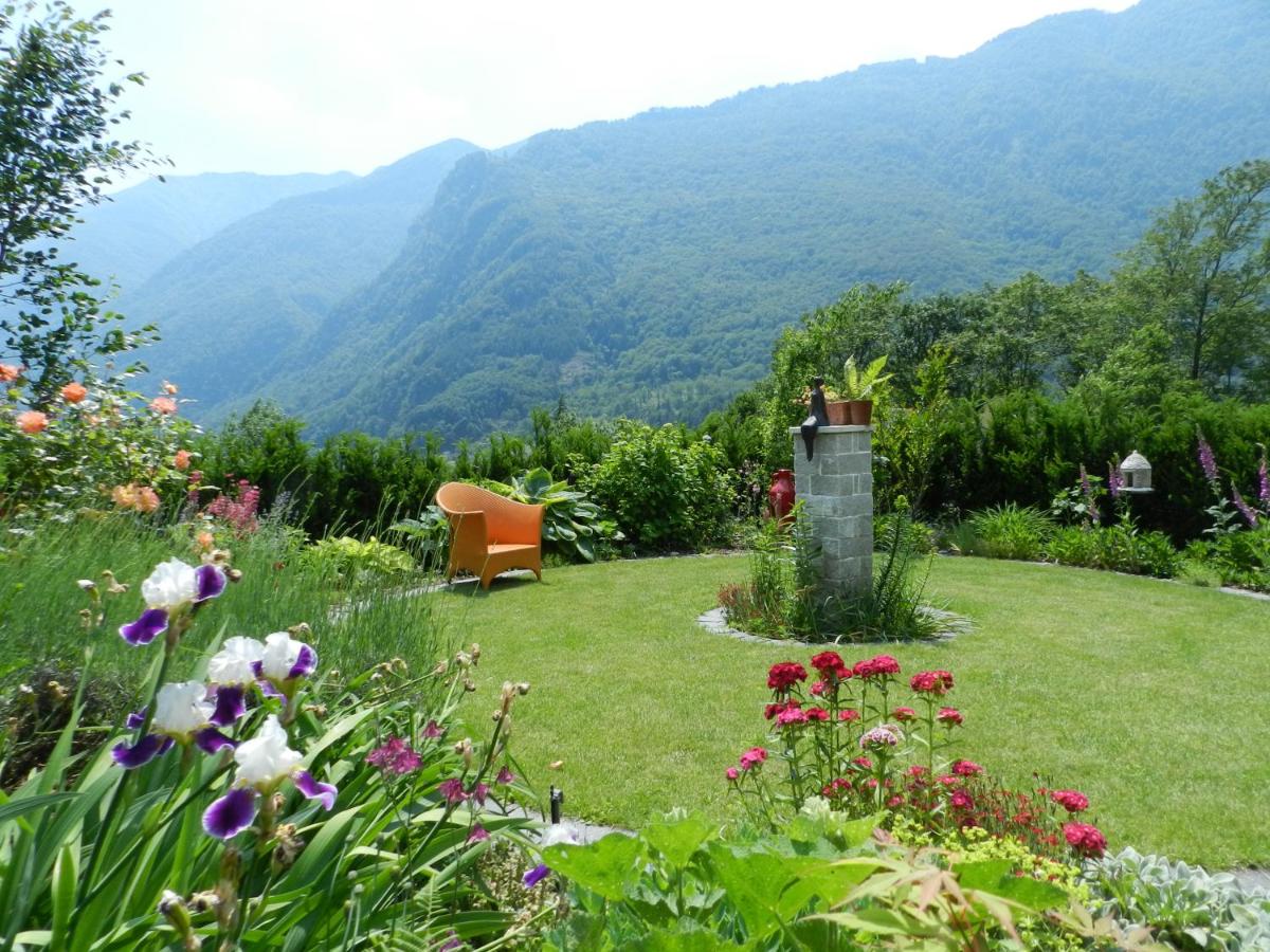 B&B Maggia - CASA ALLA CASCATA House by the Waterfall and Garden of Senses - Bed and Breakfast Maggia