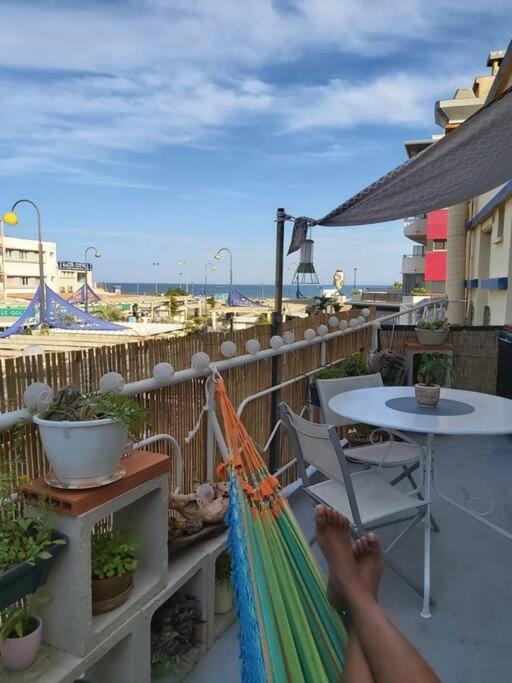 T2 cosy à la plage, terrasse vue sur mer et parking privatif - Chambres d'hôtes Narbonne