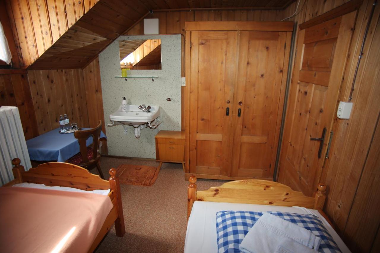 Doppelzimmer mit Gemeinschaftsbad