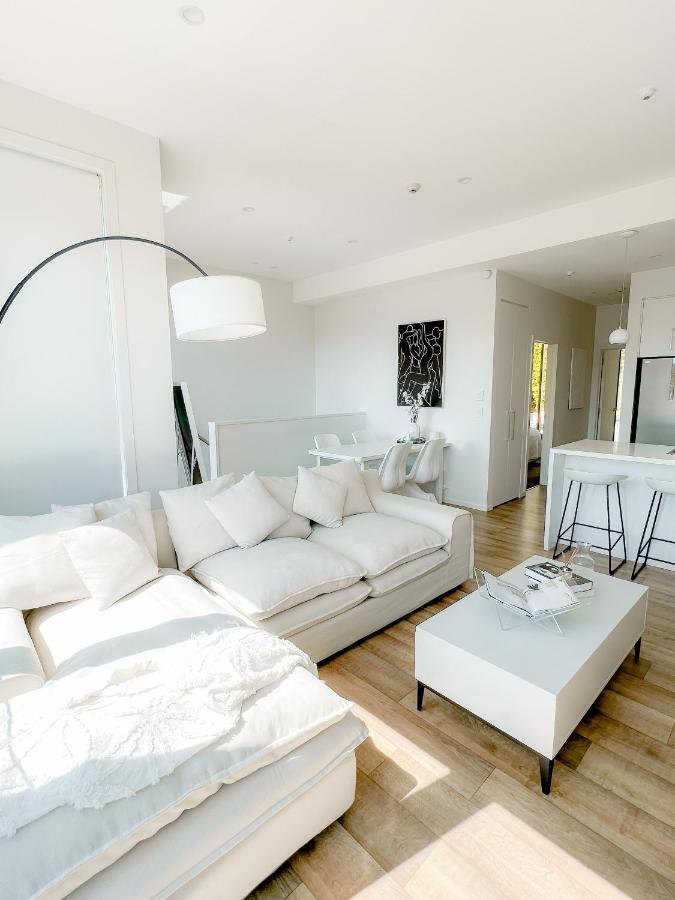 B&B Auckland - Luxury 2 Bedroom Apartment with cocktail bar and espresso machine - Bed and Breakfast Auckland