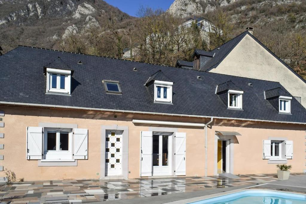 Villa Bellevue avec piscine - B&B Agos