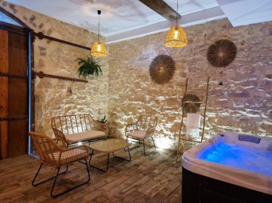 Gîte « domaine de l’oustal nau » - B&B