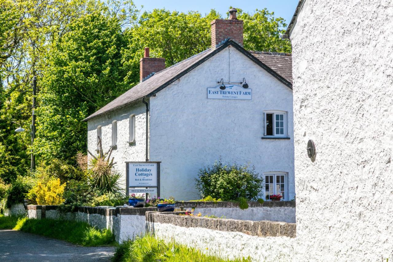 B&B Pembroke - East Trewent Farm - Bed and Breakfast Pembroke