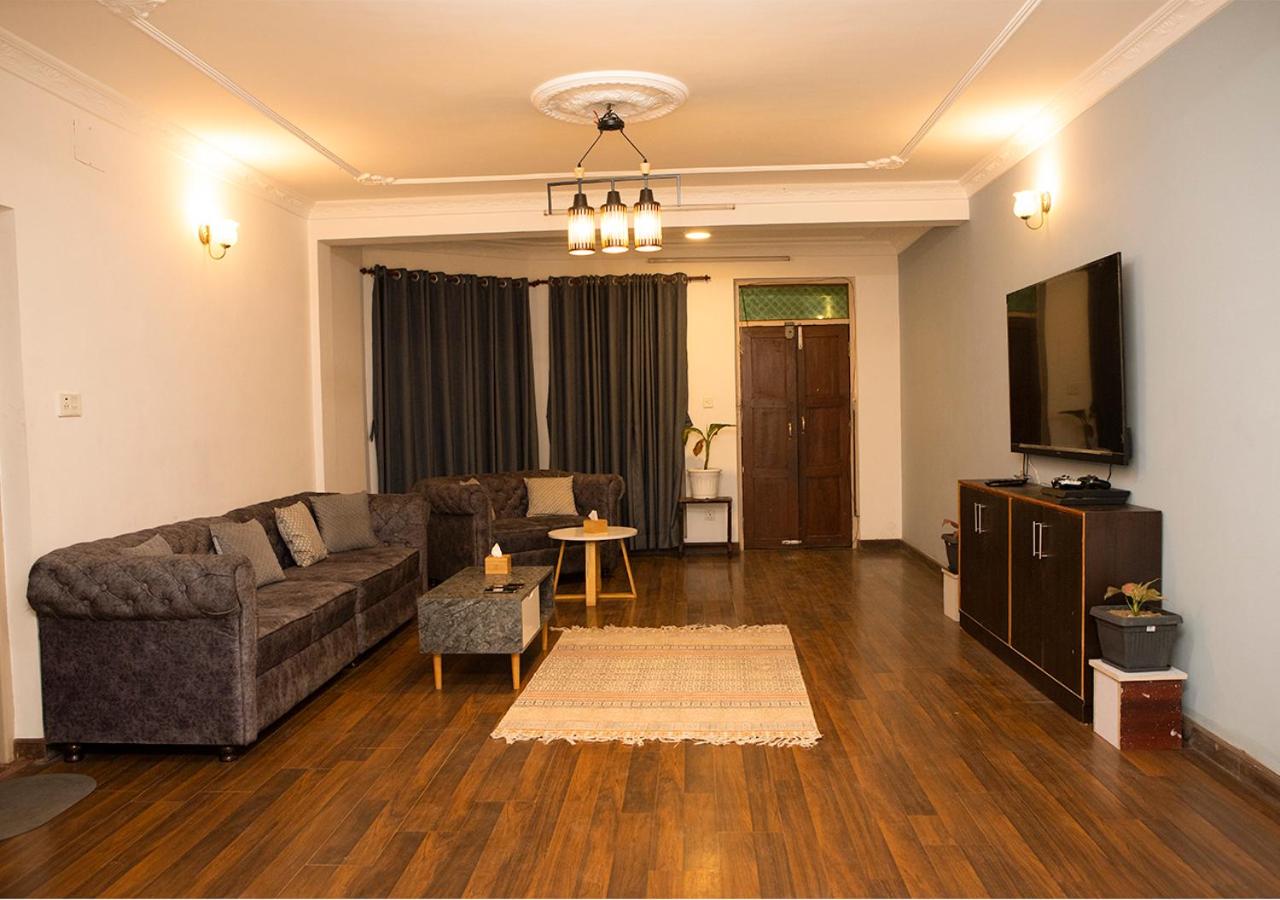 B&B Kathmandu - 8 Peaks Serviced Apartments - Bed and Breakfast Kathmandu