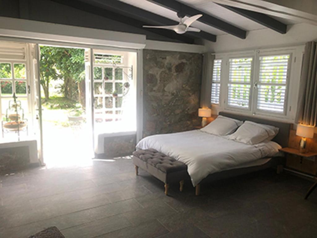 La Sucrerie, magnifique villa avec Piscine - Bed and Breakfast