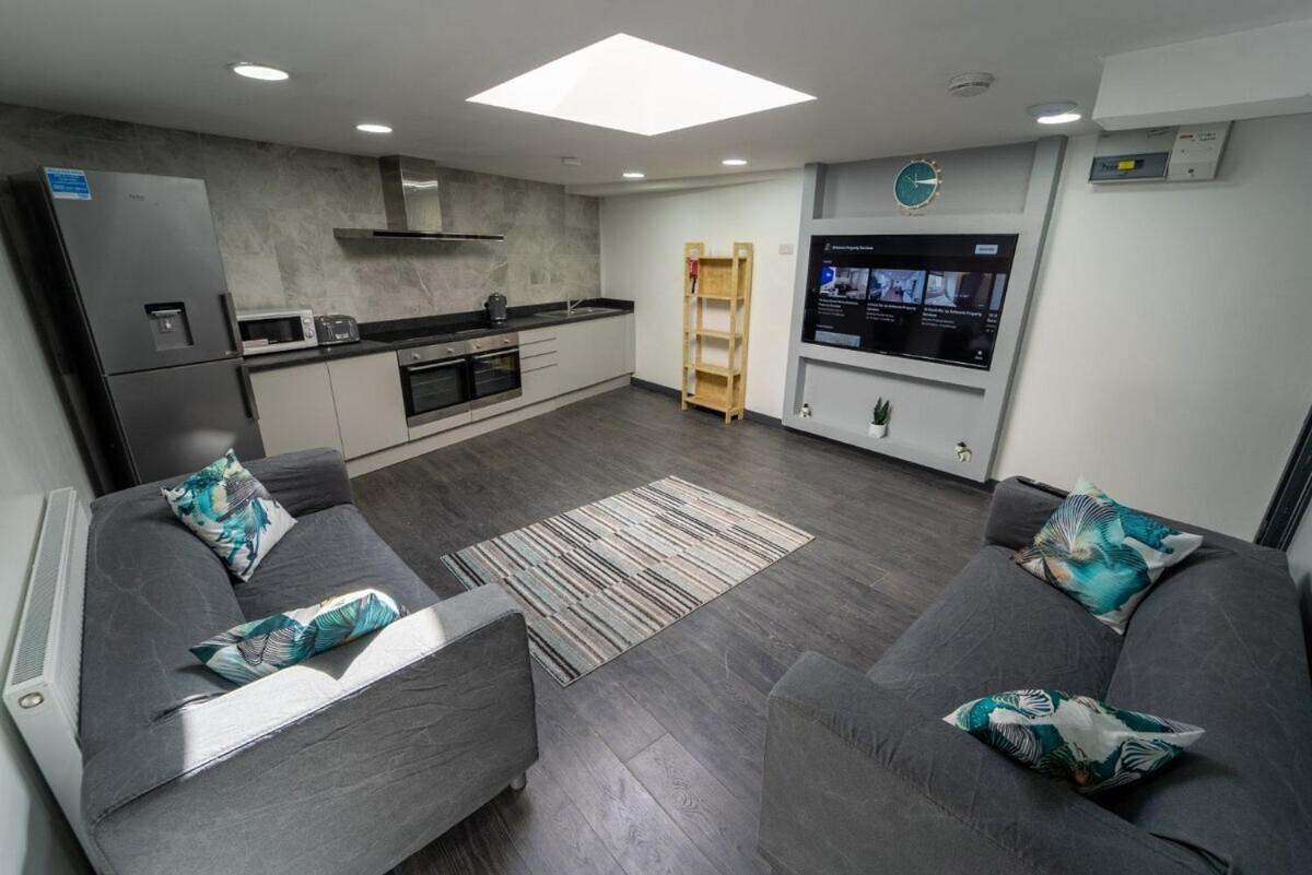 STAY SA Equipped Studios 10 mins from City centre and next to UOB! - B&B Birmingham