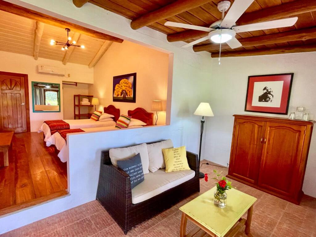 Enchanted Galapagos Lodge - B&B