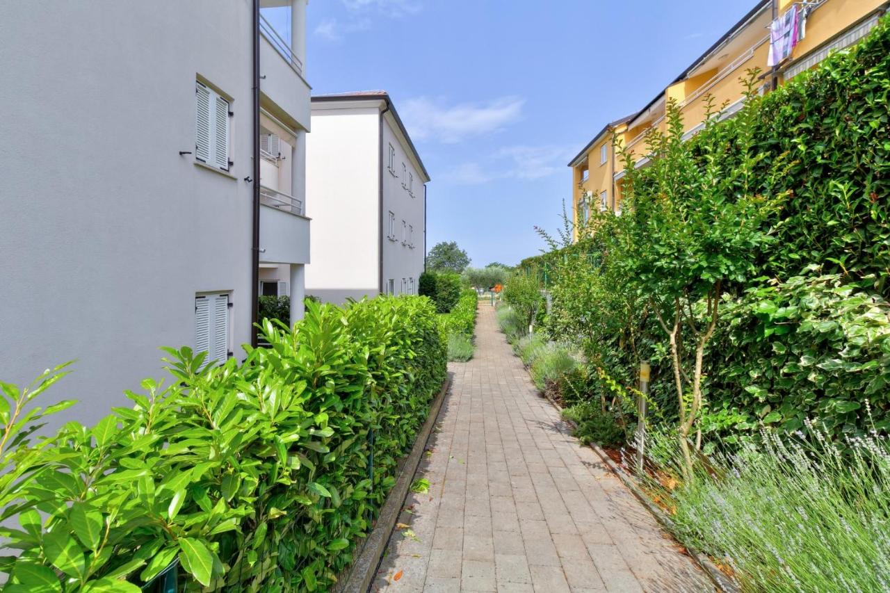 Apartment Flavia 1 near the beach, with seaview in Umag - Zambratija - Chambres d'hôtes Zambratija