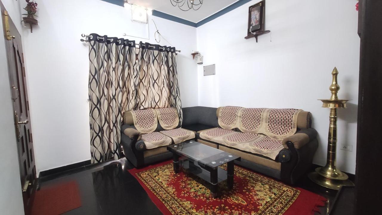 B&B Munnar - Gokulam Holiday Home - Bed and Breakfast Munnar