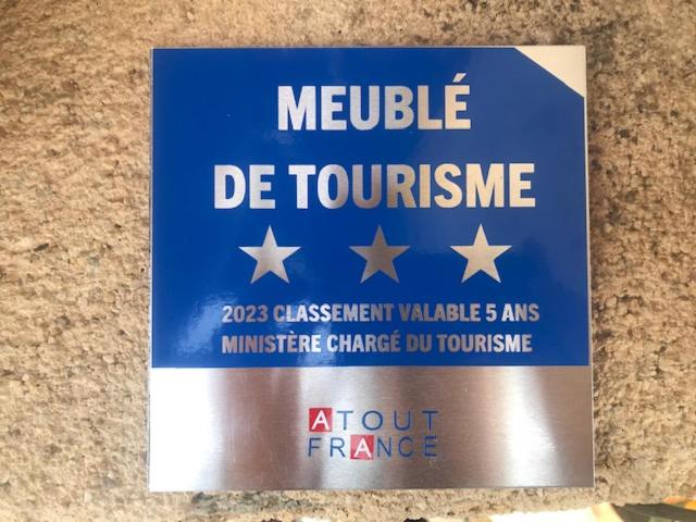 LA BRINDILLE Petit mas provencal meublé de tourisme 3 étoiles 2-3 personnes 1 piece 30 m2 tout confort lisière foret jardin Jacuzzi Piscine - Ferienwohnung Saint-Paul-en-Forêt