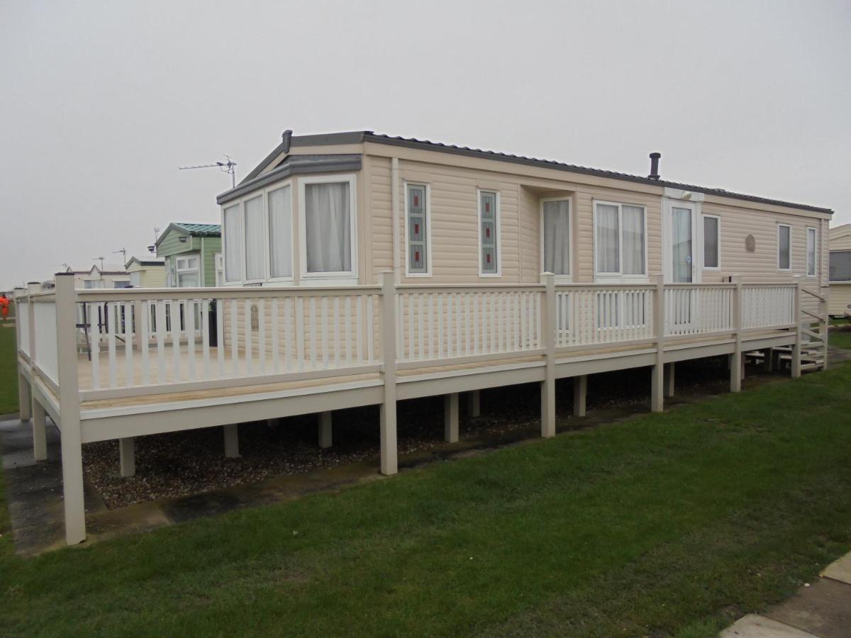 The Chase Topaz Super 4 Berth panel heated Wrap around veranda - B&B