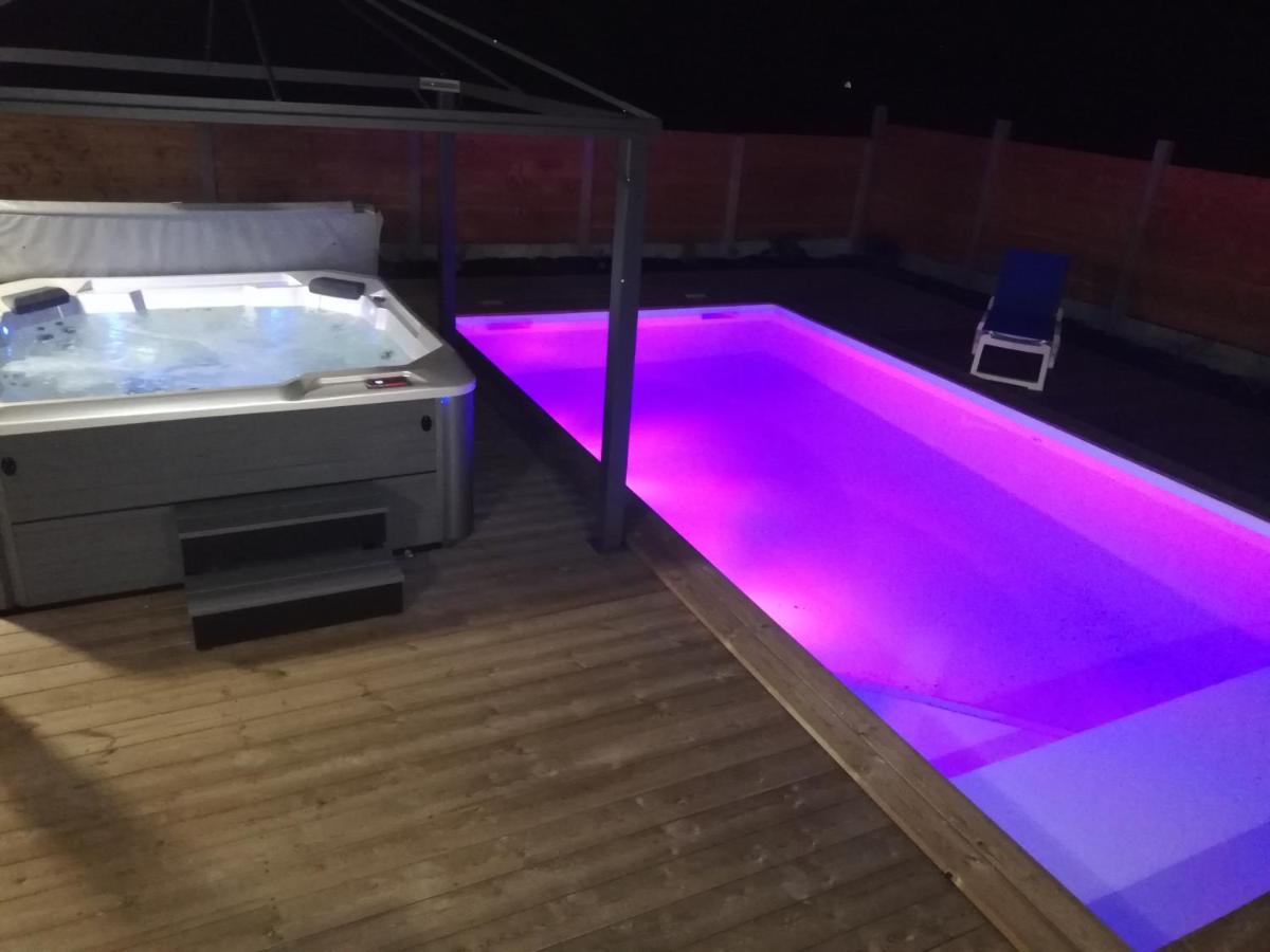 Magnifique Villa sur le Bassin d'Arcachon - JACUZZI+PISCINE - 8à10pers - Chambres d'hôtes Biganos