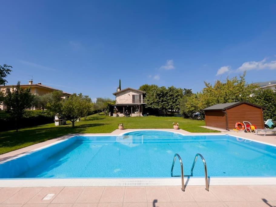 VILLA LIA, casa in collina con piscina. - B&B