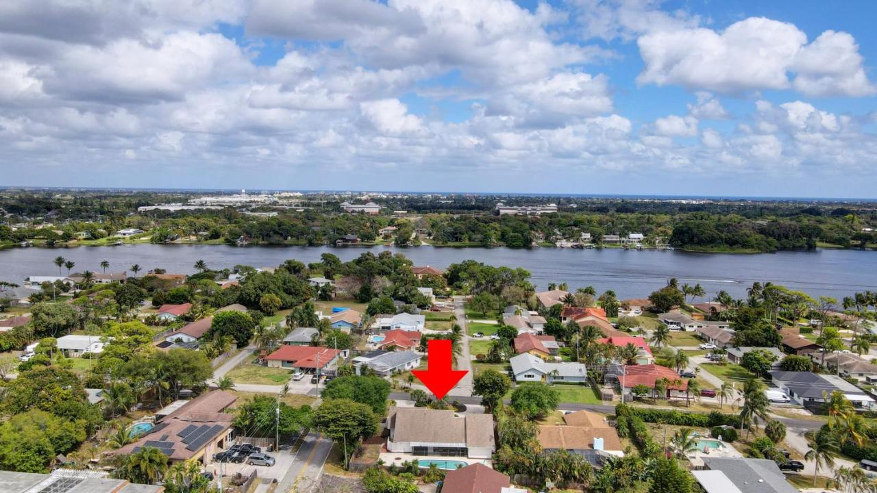 2900sf 4br 2 bath sleeps 10 Heated Pool 4mi to Beach - B&B