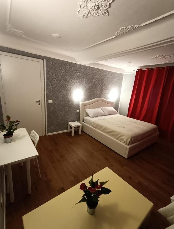 Double Room with Private External Bathroom