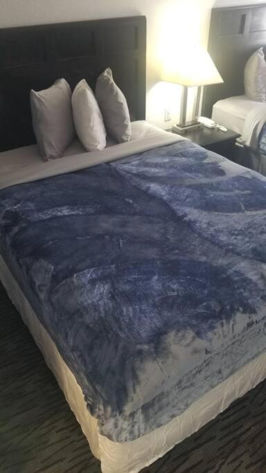 OSU Hotel 2 Queen Beds Hotel Room 132 - B&B