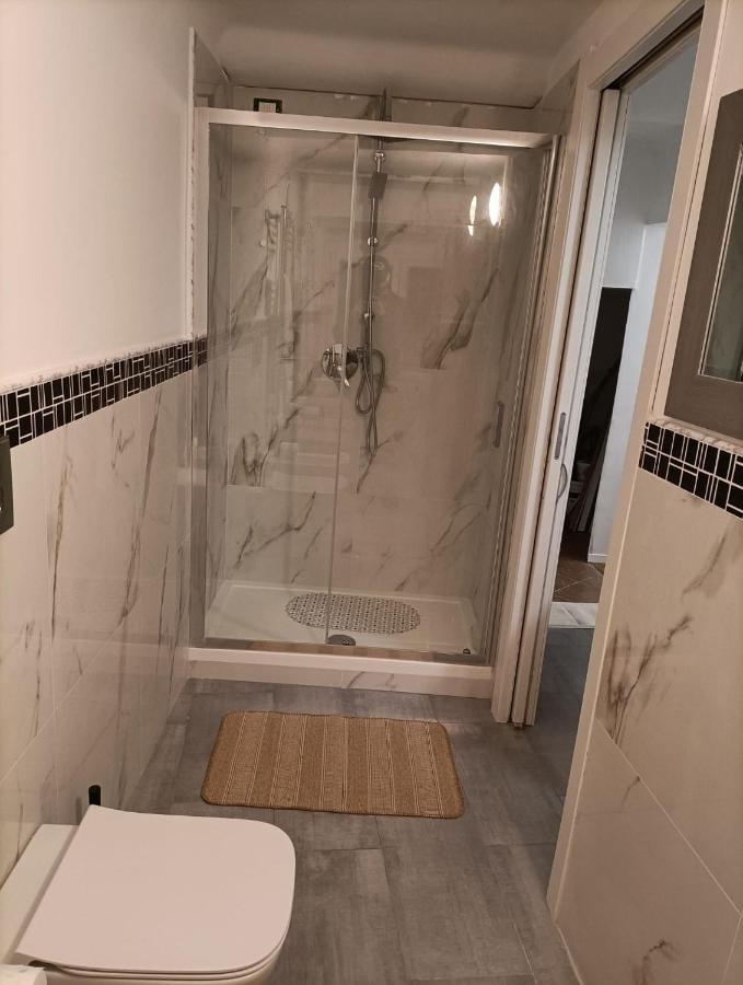 Standard Double Room with Shared Bathroom