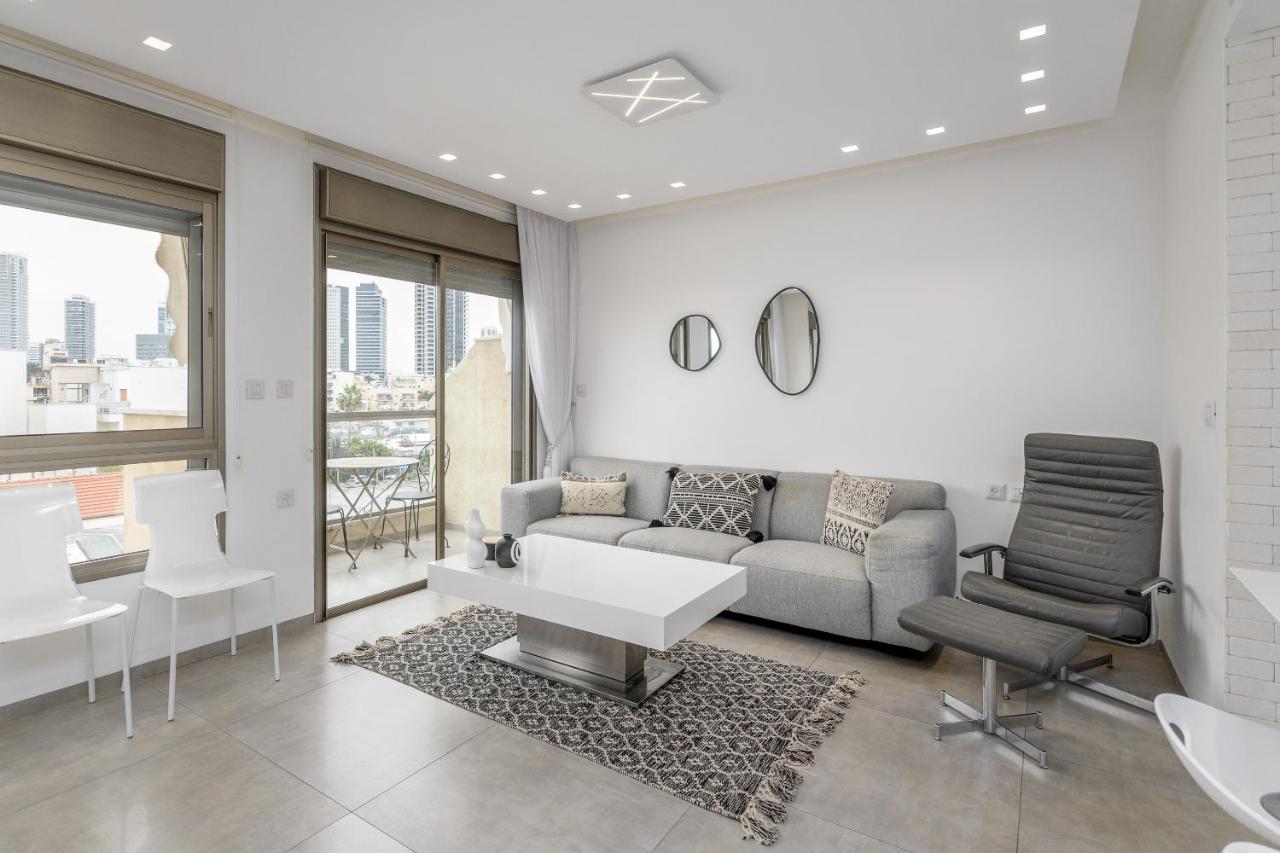 Modern black & white by SeaU TLV - Chambres d’hôtes Tel-Aviv
