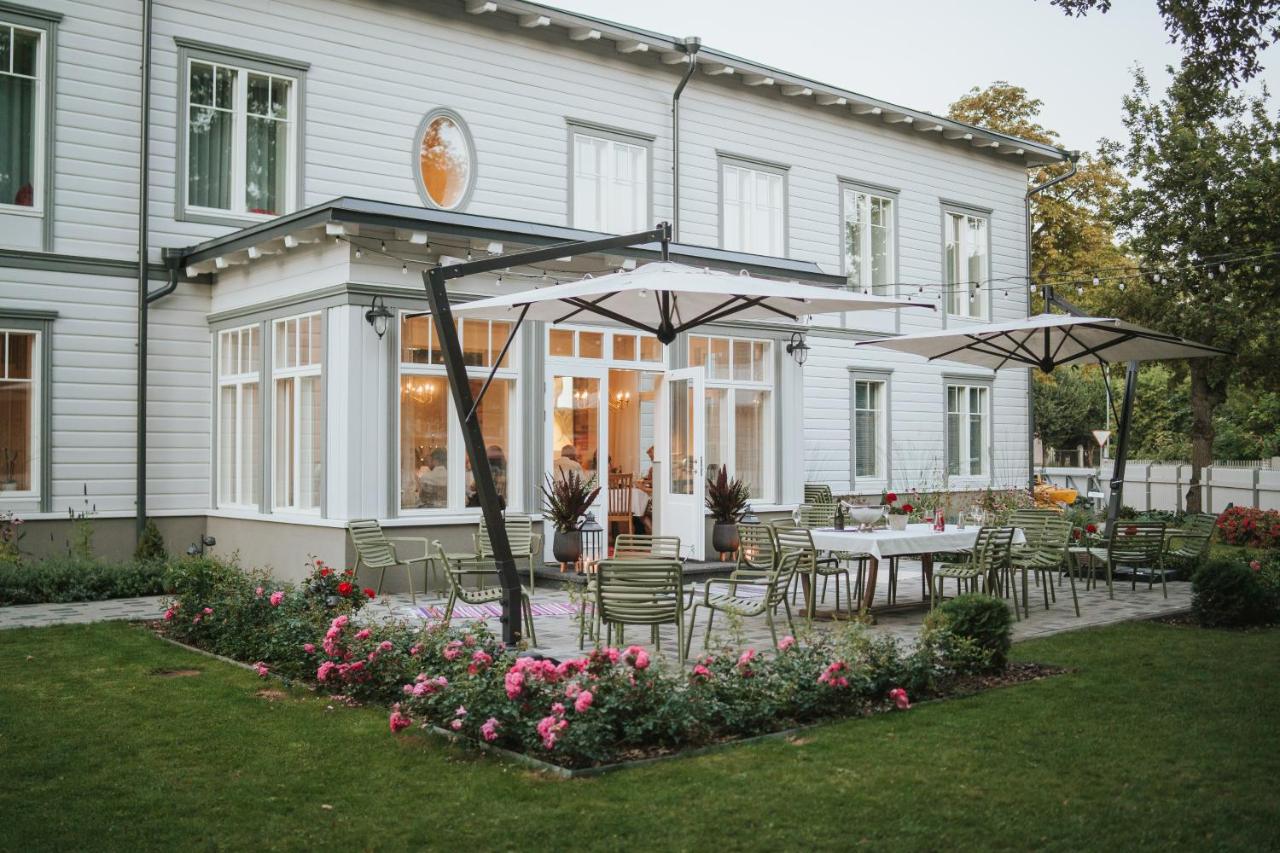 B&B Haapsalu - Old Hapsal Hotel - Bed and Breakfast Haapsalu