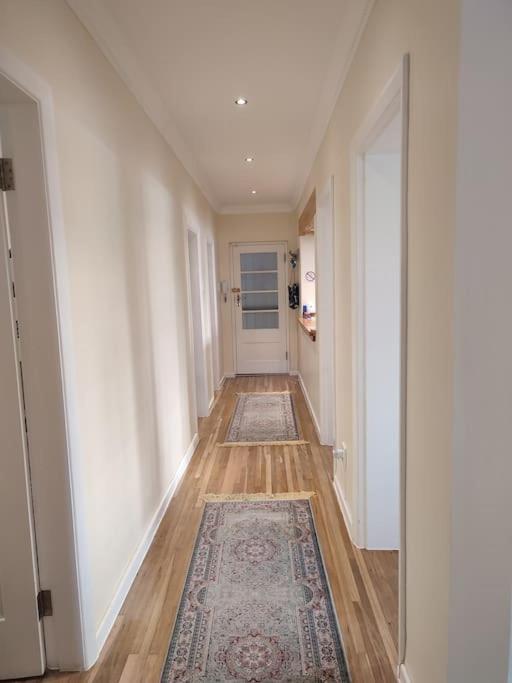 Modern apartment close to lovely beach - B&B