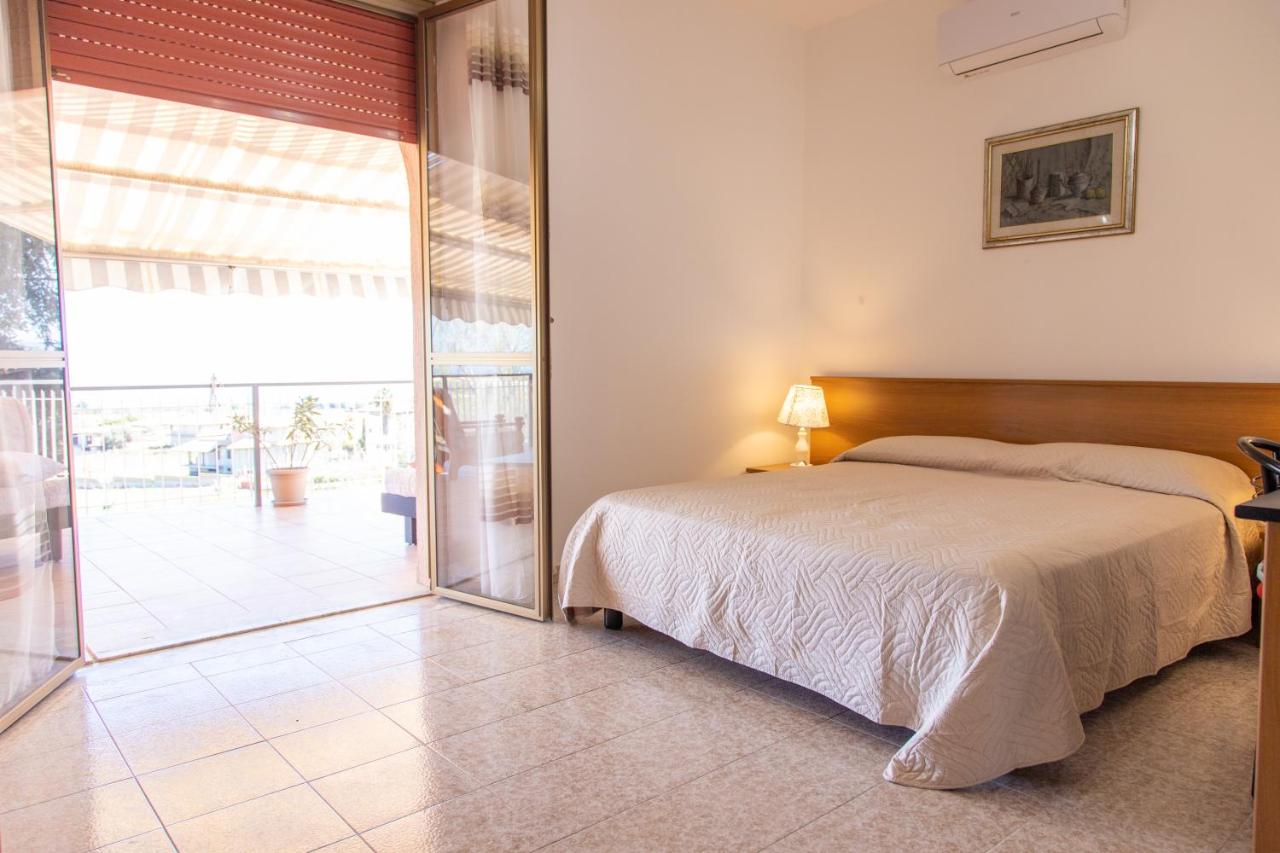 Deluxe Double Room with Balcony and Sea View