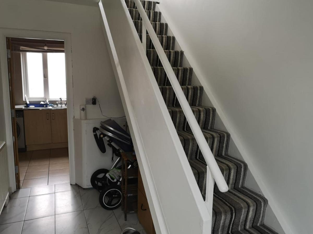 White House "Luton Airport" - B&B