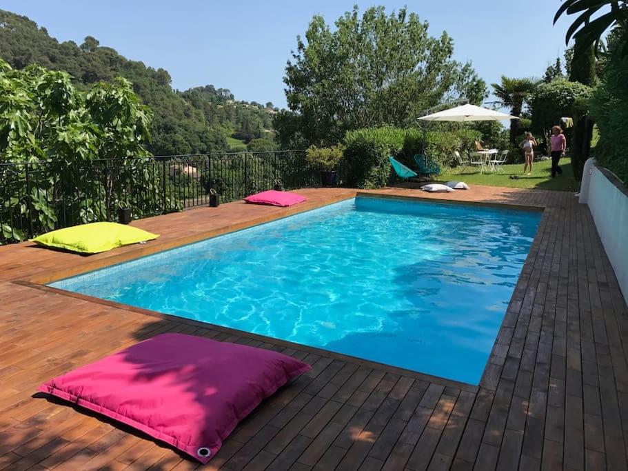 Le Saint Paul appartements dans villa provençale - B&B