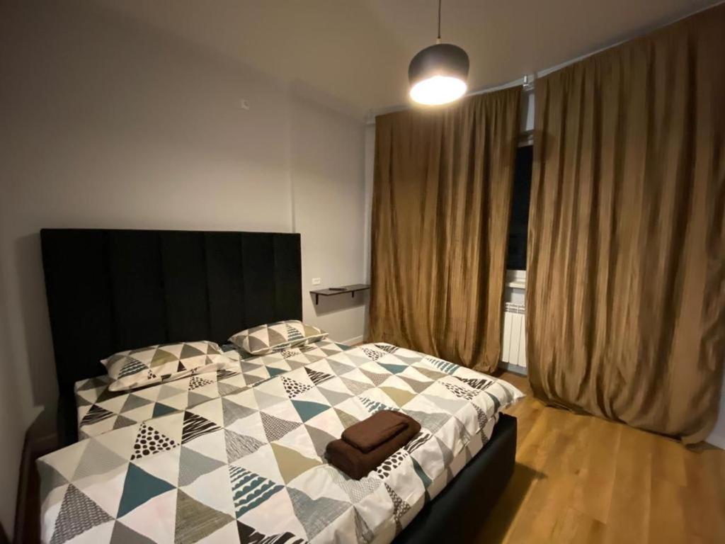 1 комнатная квартира в центре - B&B Almaty