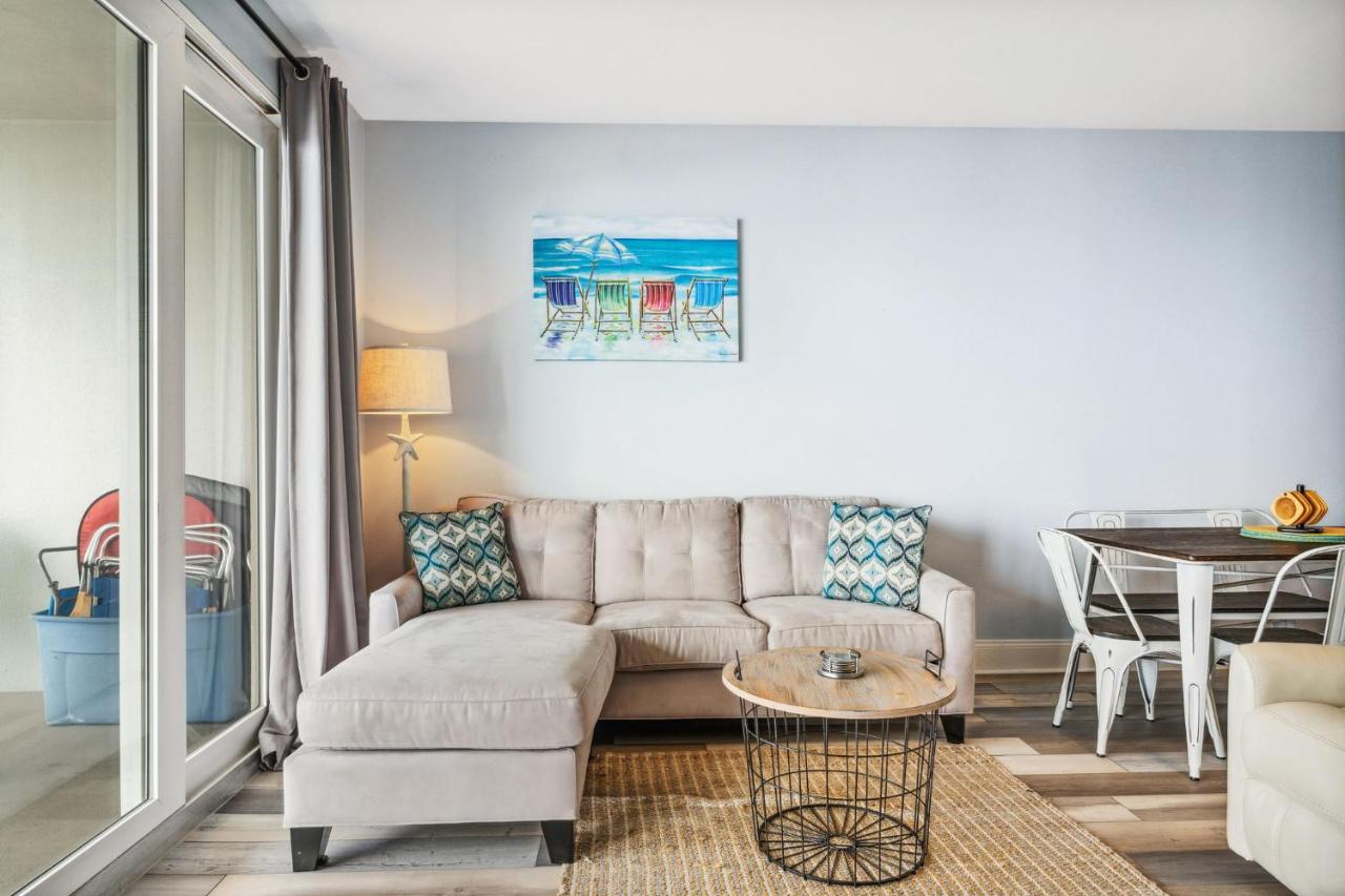 Eternal Waters at Laketown Wharf #1221 by Nautical Properties Vacation Rentals - B&B Panama City Beach