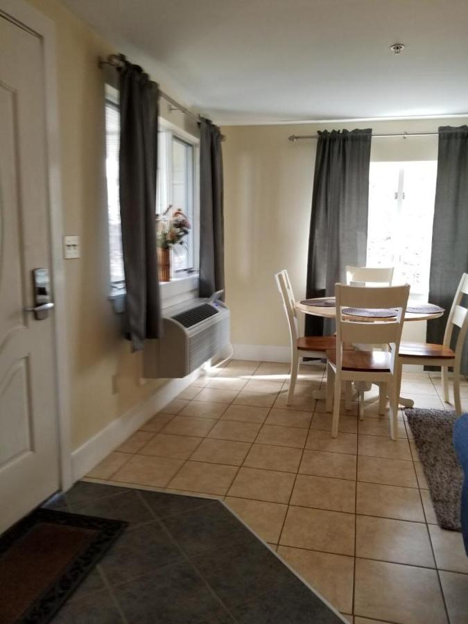 First floor comfort and convenience Sheepscot Harbour Studio #207 - B&B Edgecomb