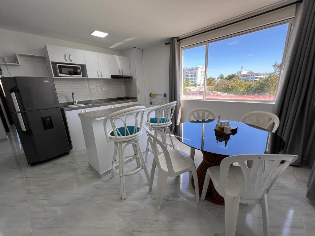 Liliana Prado Edificio Bailey Boat Apt 303 - B&B