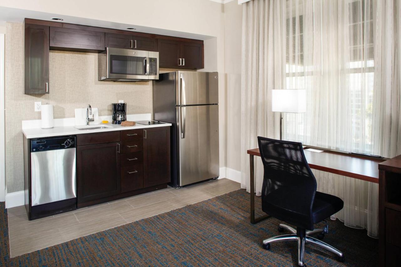 B&B Atlanta - Residence Inn by Marriott Atlanta Midtown/Georgia Tech - Bed and Breakfast Atlanta