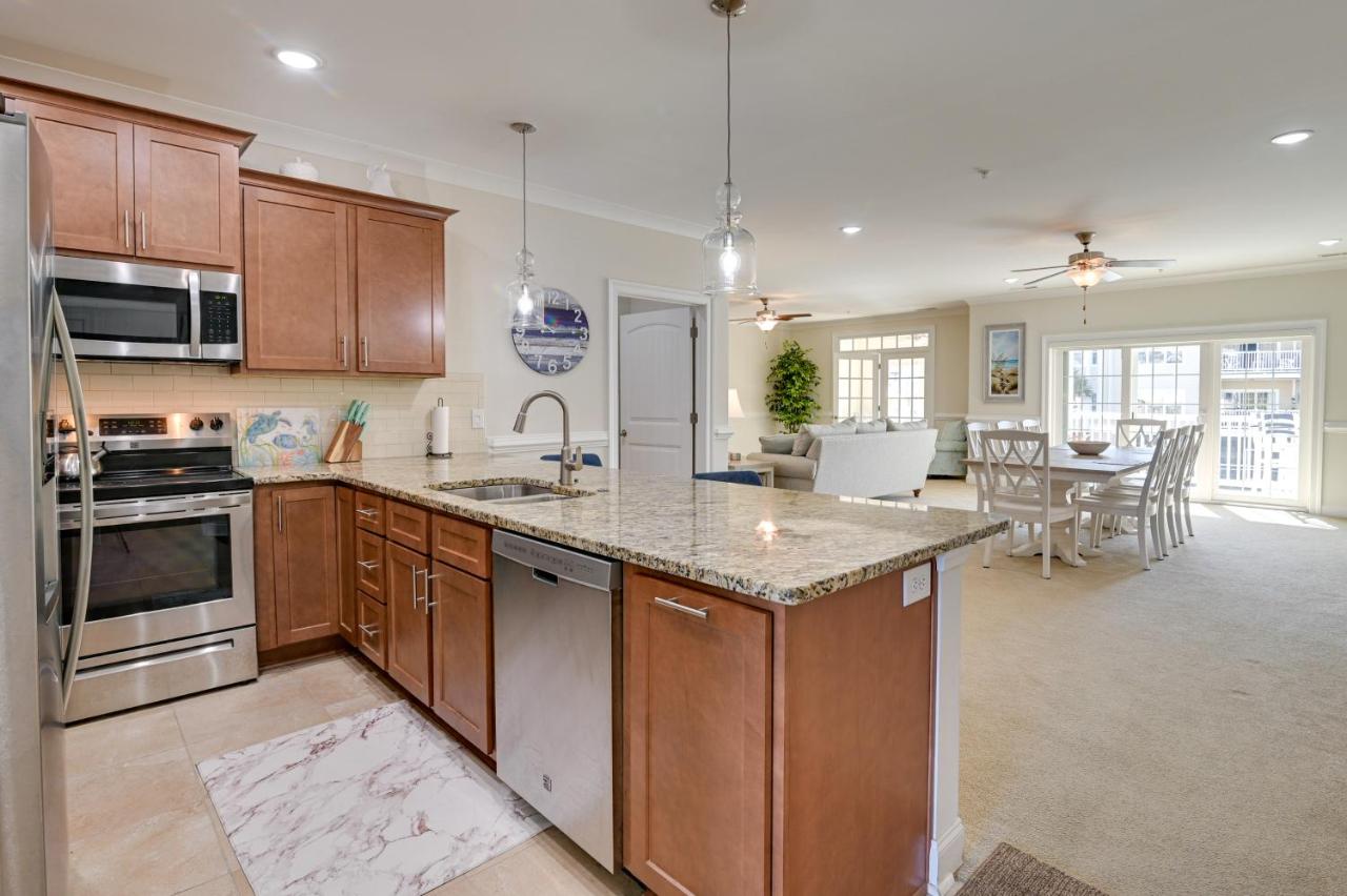 Murrells Inlet Golf Resort Condo 1 Mile to Beach! - Bed and Breakfast Myrtle Beach