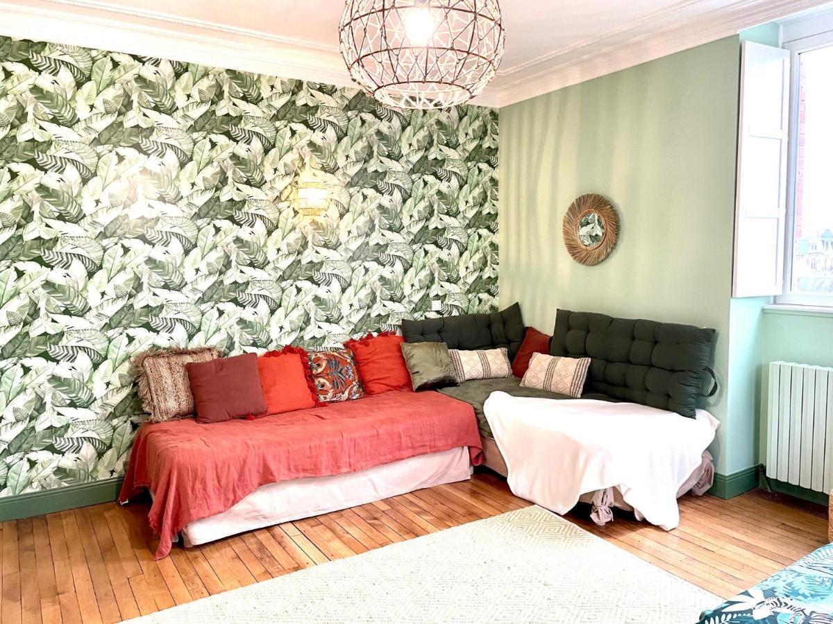 Deluxe Two-Bedroom Apartment with Garden View