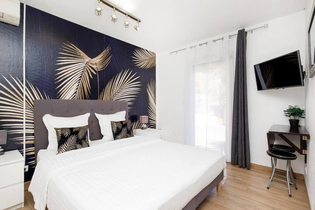 Studio au calme, avec terrasse et parking à Eze village - B&B