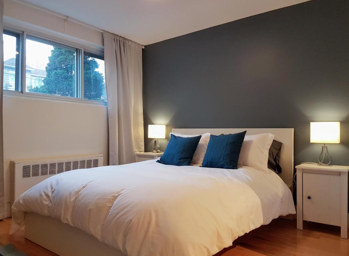 B&B Montreal - Bright and Spacious Studio Apartment - Bed and Breakfast Montreal
