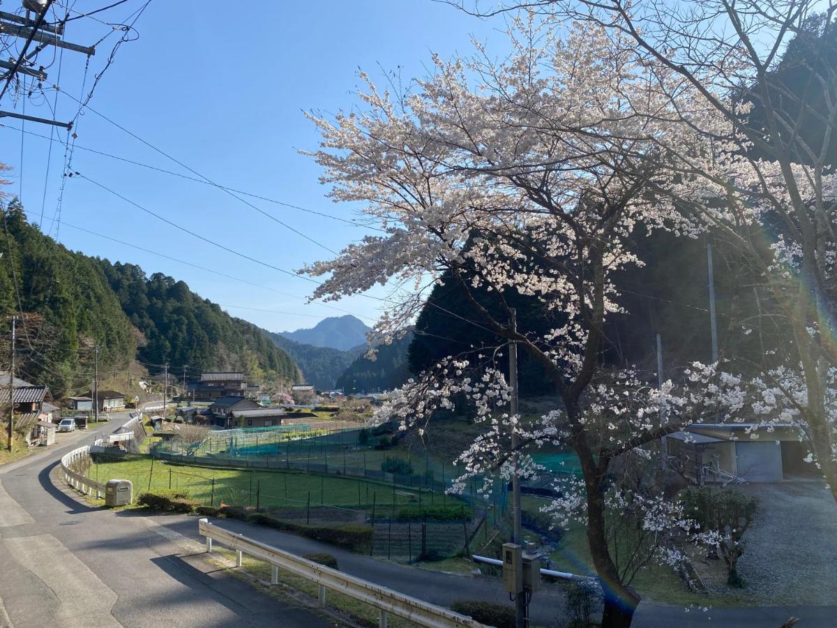 B&B Gujō - 花緑里-Hanamidori-菅田ほたるの里 岐阜下呂関田園里山リゾート - Bed and Breakfast Gujō