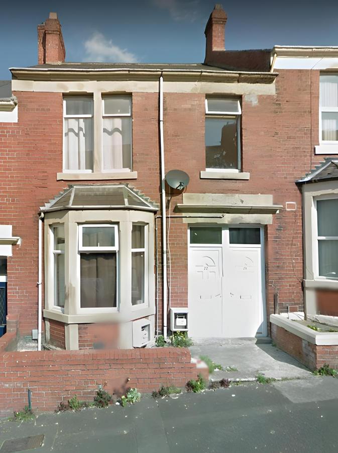 Saltwell St - Delightful 3 Bedroom free parking free wifi - B&B