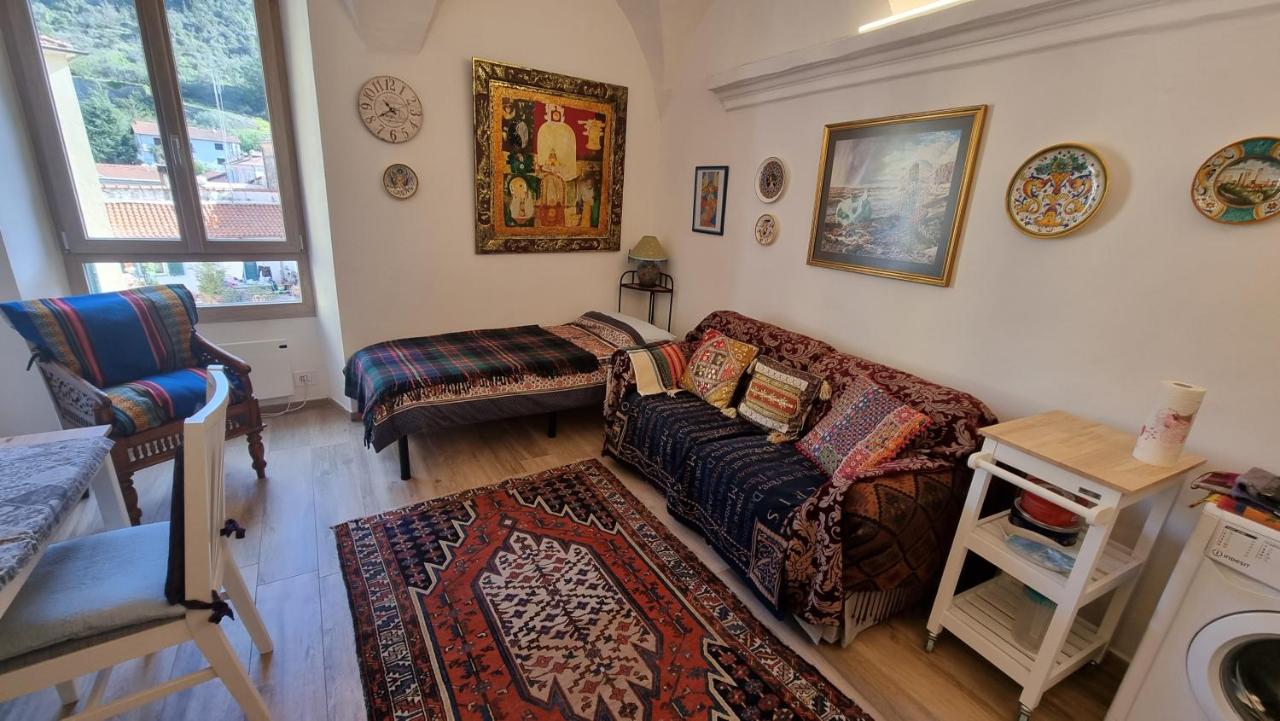 B&B Dolcedo - Beautifully restored romantic apartment in the centre of historic Dolcedo - Bed and Breakfast Dolcedo