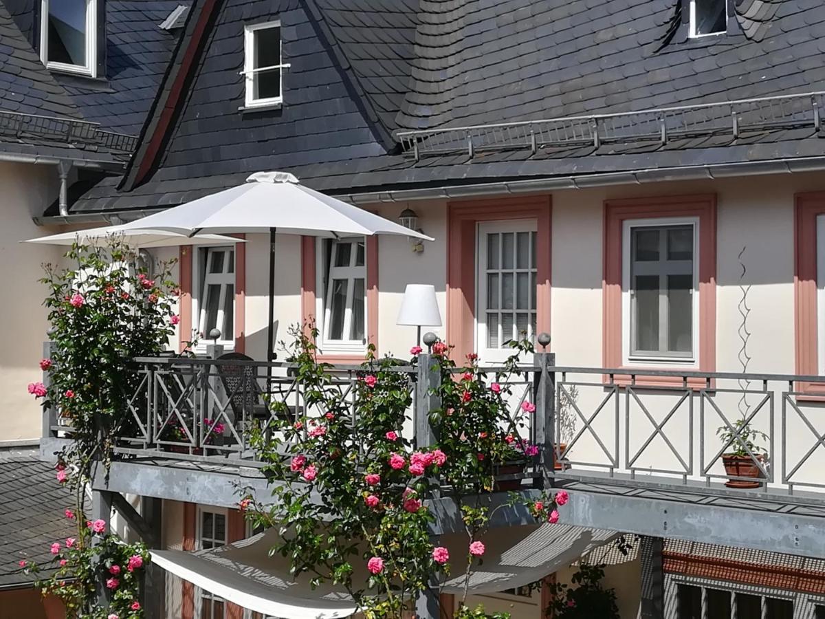 B&B Weilburg - Künstler Ferienwohnung am Weilburger Schloss, Marktplatz 9 - Bed and Breakfast Weilburg