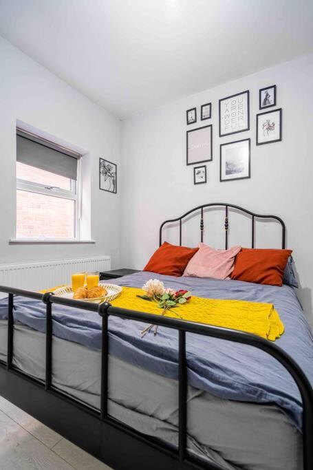 B&B Birmingham - Modern flat in Moseley with Free Parking - Bed and Breakfast Birmingham