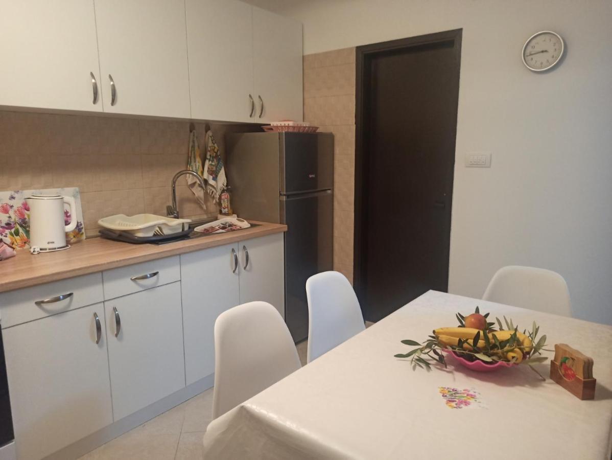 B&B Tivat - Apartment Dusica - Bed and Breakfast Tivat