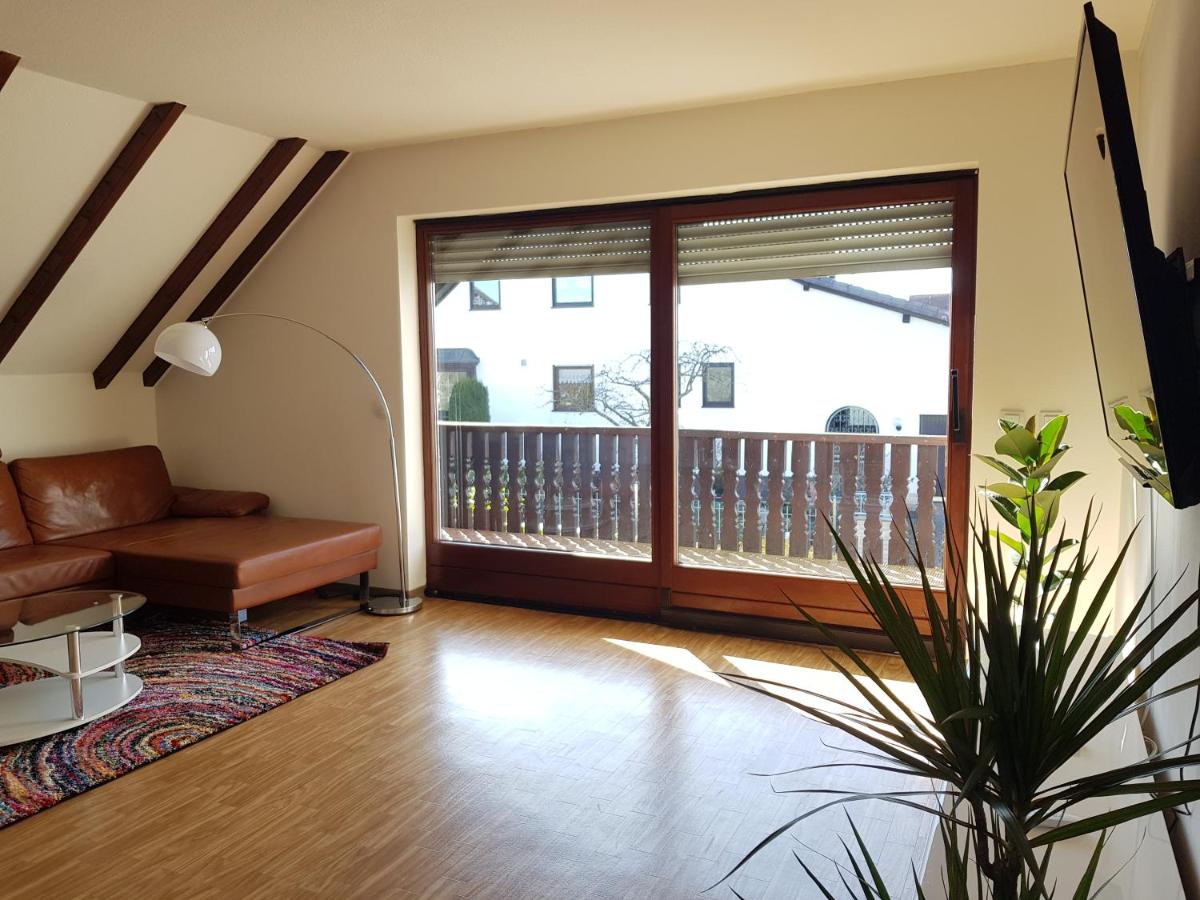 B&B Heßdorf - Beautiful 3 rooms apartment 110 m2, kostenloser Parkplatz, großer Balkon - Bed and Breakfast Heßdorf