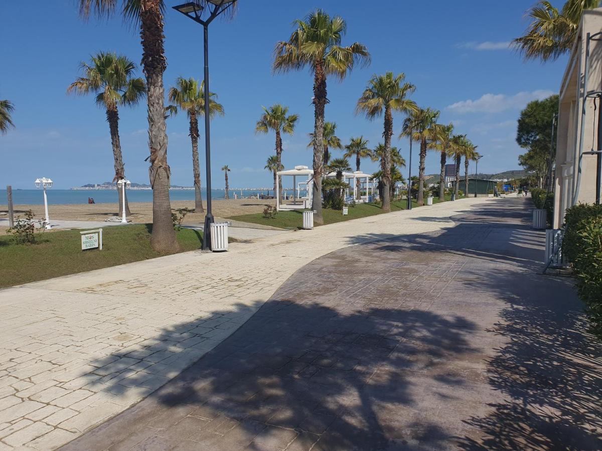 Julia's Apartment in Golem Beach - Chambres d’hôtes Golem