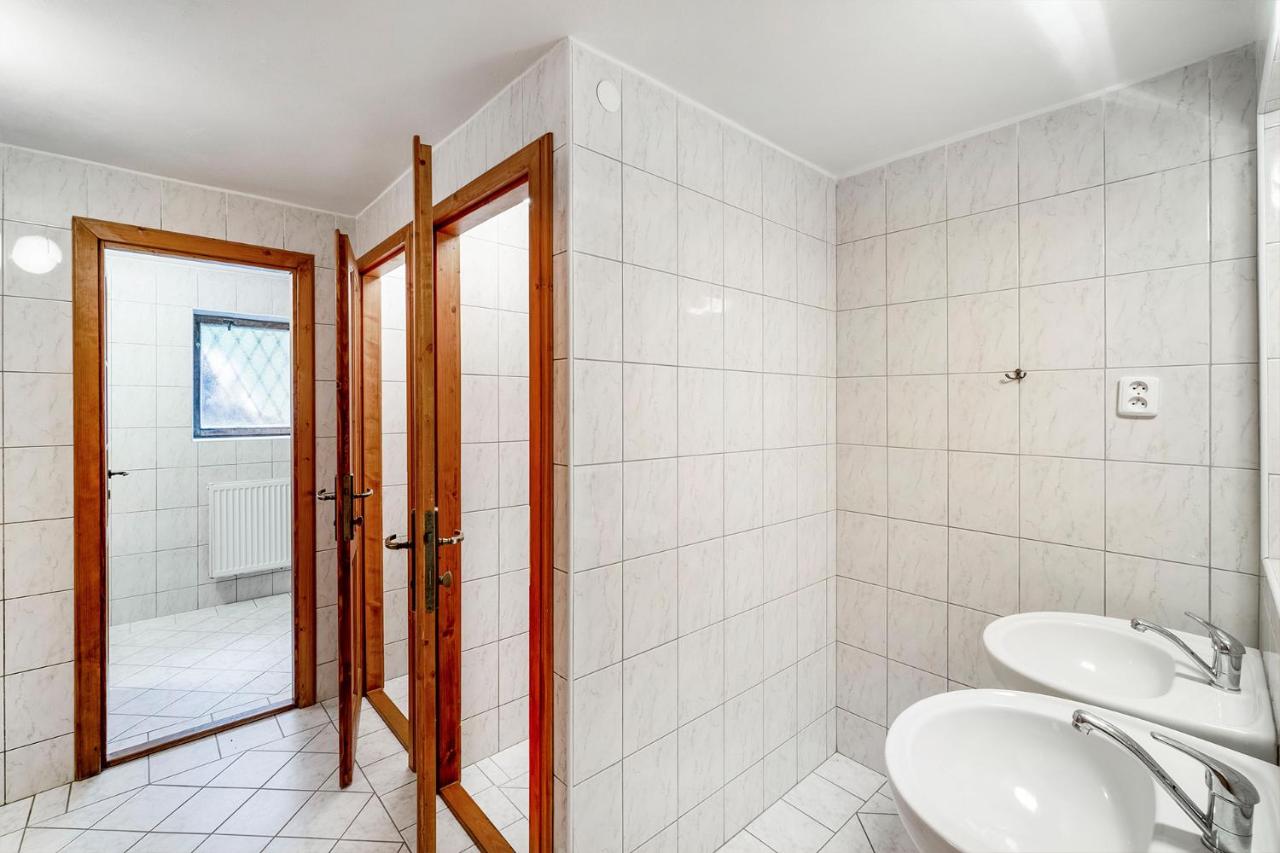 Chambre Quadruple avec Salle de Bains Commune