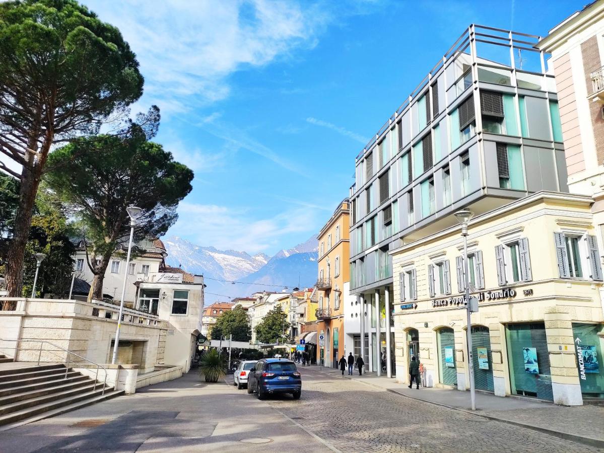Luxus Penthouse mit Terrasse, Garage, Fahrradraum und Infrarotsauna - Bed and Breakfast Meran