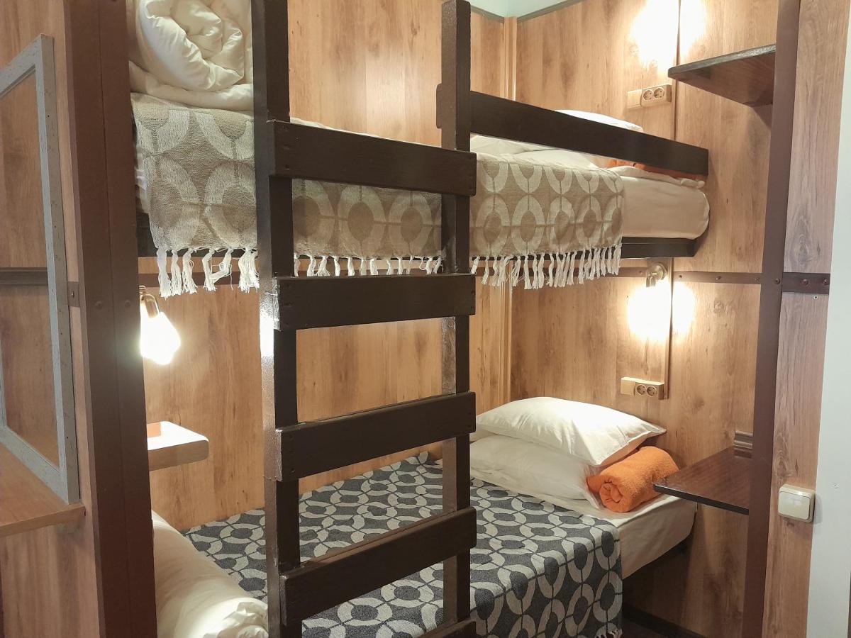 Vierbettzimmer mit eigenem Bad