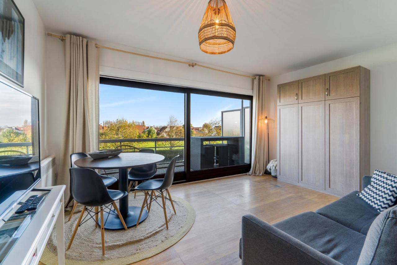 B&B Knokke-Heist - La perle du Nord studio met meer, strand en zwembad - Bed and Breakfast Knokke-Heist