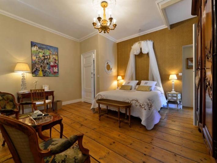 Deluxe Double Room with Shower